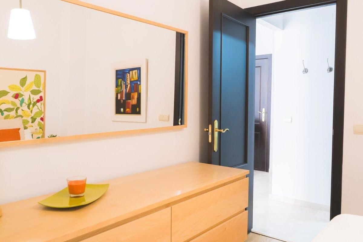 Centrico Apartamento En Calle Carreteria - Málaga Buitenkant foto
