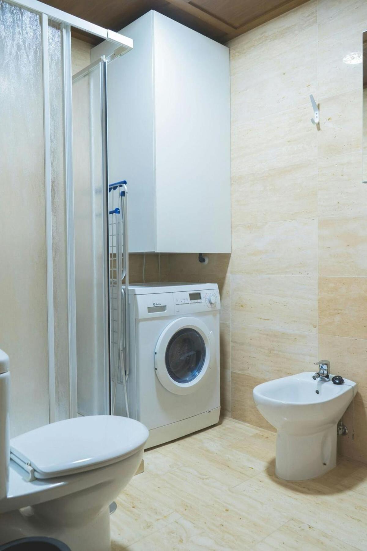 Centrico Apartamento En Calle Carreteria - Málaga Buitenkant foto